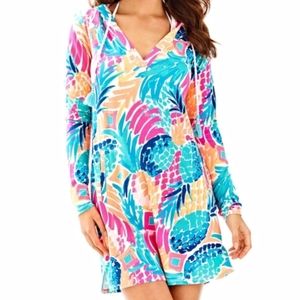 Lilly Pulitzer Medium The Rylie Beach Cover Up SPF 50 hooded dress EUC